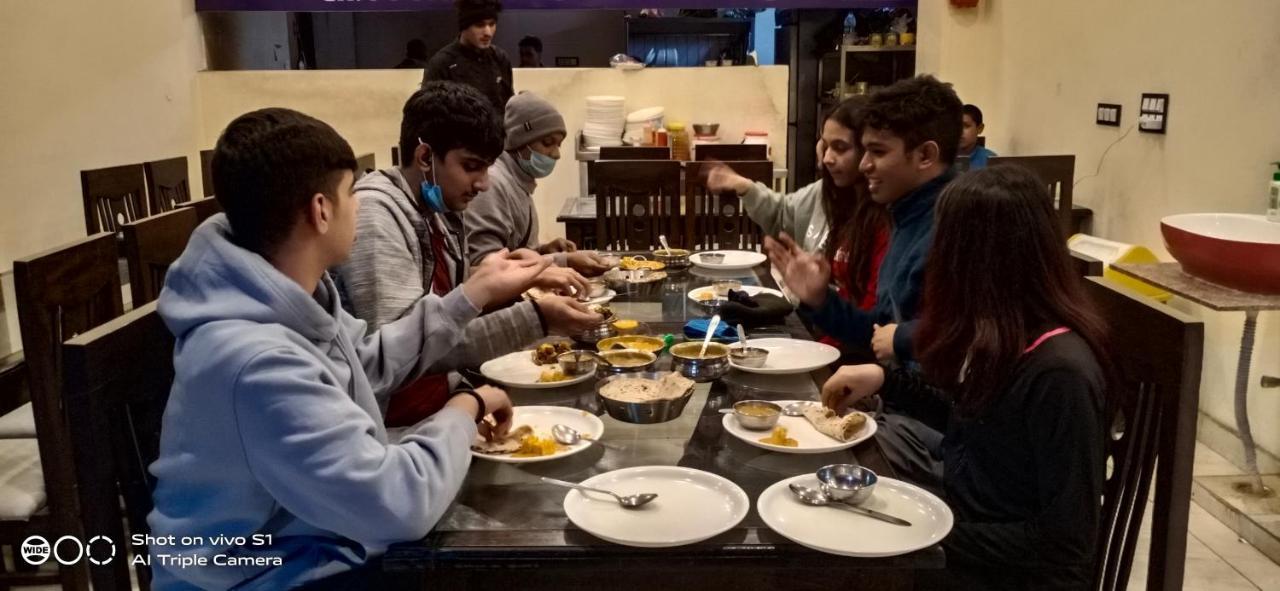 Rahul Hotel & Restaurant Mussoorie Esterno foto