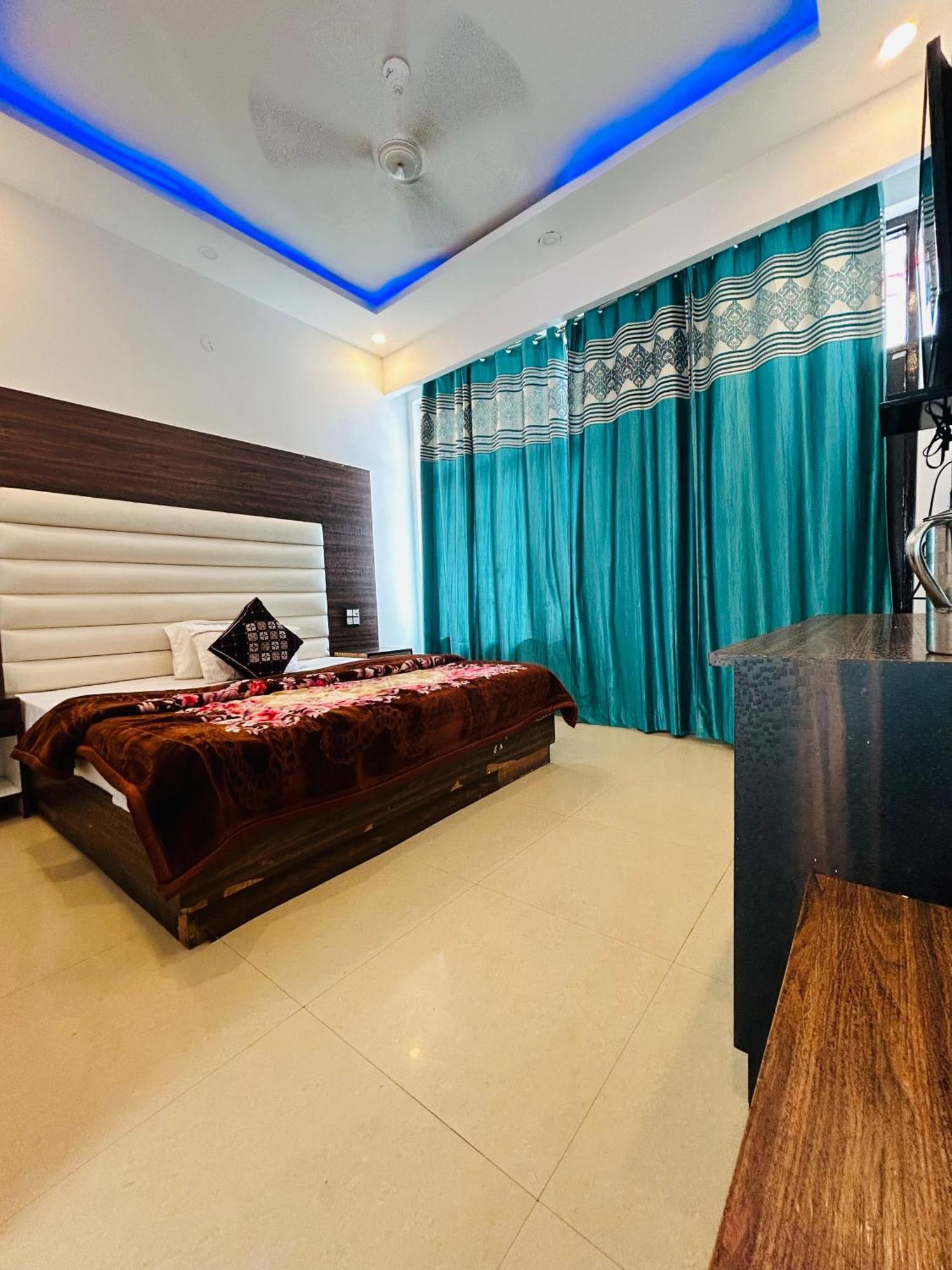 Rahul Hotel & Restaurant Mussoorie Esterno foto