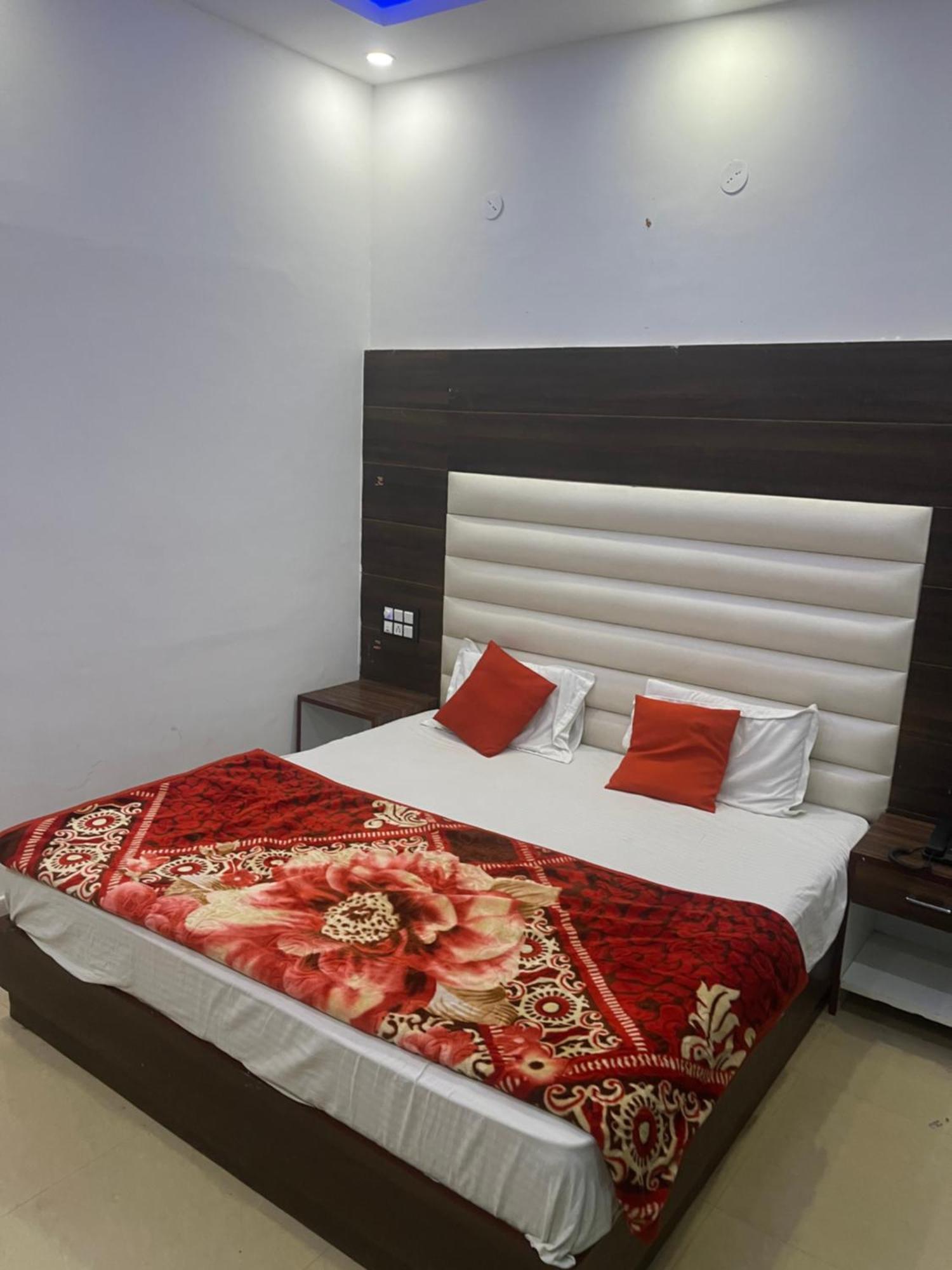 Rahul Hotel & Restaurant Mussoorie Esterno foto